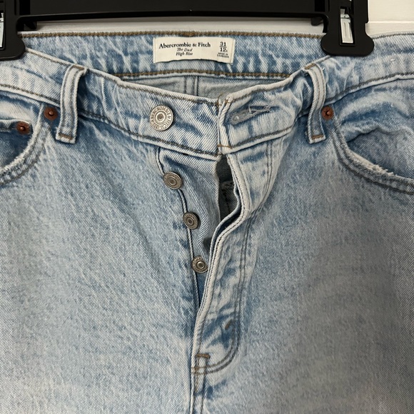 Abercrombie “The Dad High Rise” Jeans - Picture 3 of 5